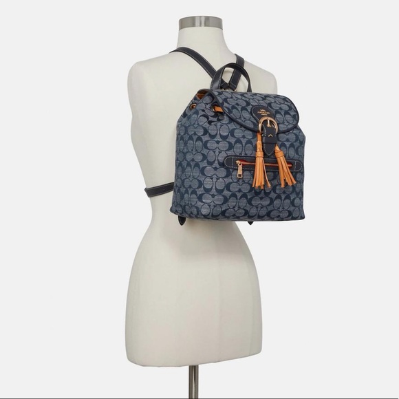 Coach Kleo Backpack in Signature Chambray - Picture 2 of 5